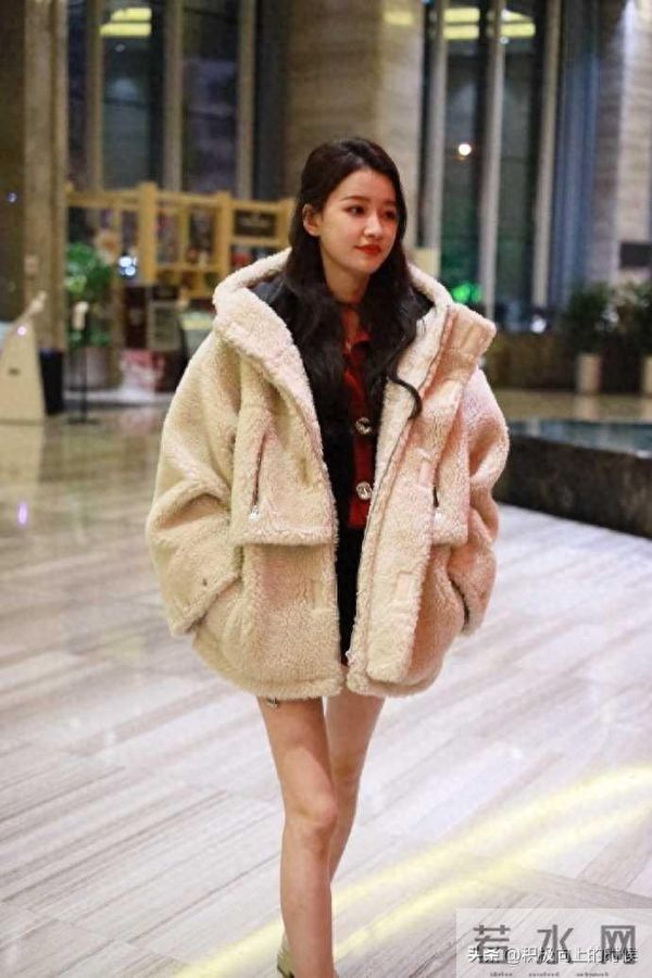 超短热裤+美腿｜孙怡