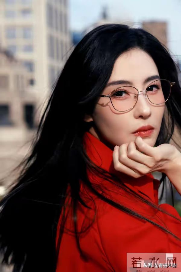 张柏芝的穿搭太绝了，40+姐姐风狠狠拿，不愧是初代港风女神！