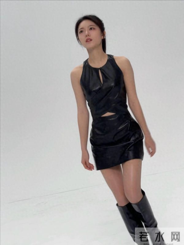 赵今麦长大了!穿油亮黑丝黑裙造型，性感值拉满!