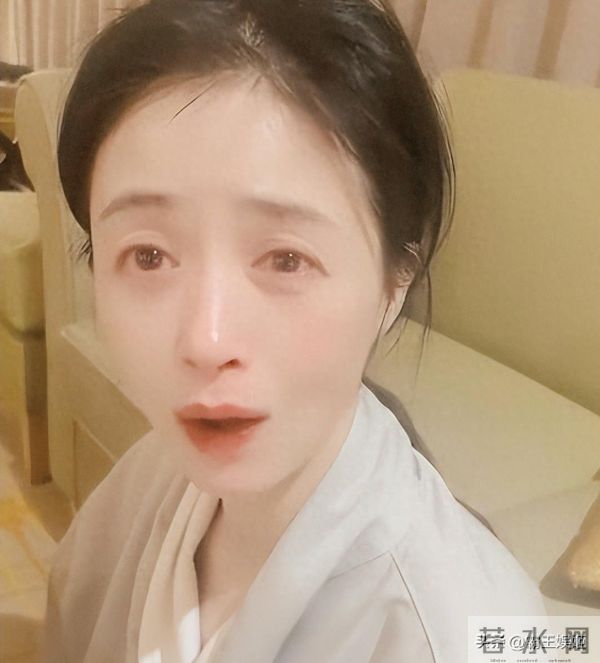 不要成为第二个大S！42岁蒋欣暴瘦脱相崩溃大哭，给我们提了个醒