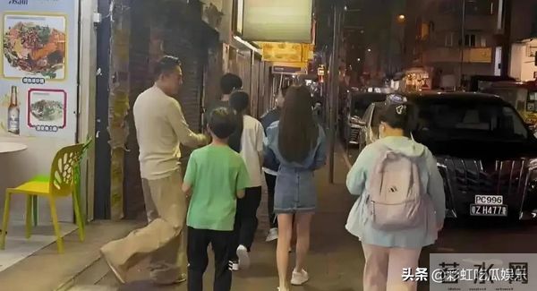 小玥儿身高快超张兰，马筱梅挺孕肚打卡鲜鱼馆，是教科书级别后妈