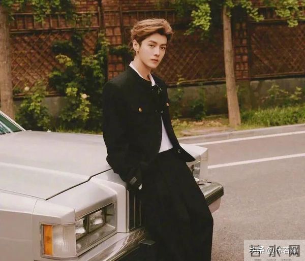 鹿晗、邓超为陈赫庆生，鹿晗让陈赫少吃点小龙虾，三人互动很搞笑