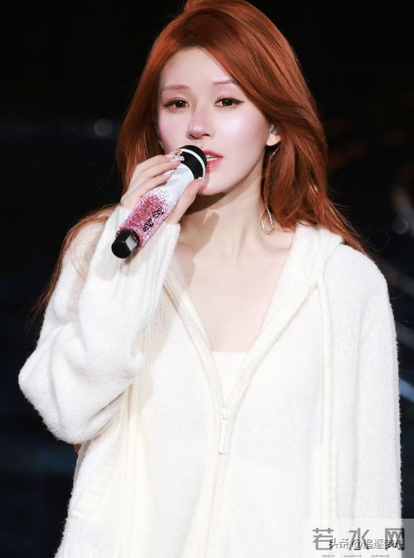 赵露思生日会含泪以为自己再也不能拍戏了 谁知道6套造型直接封神