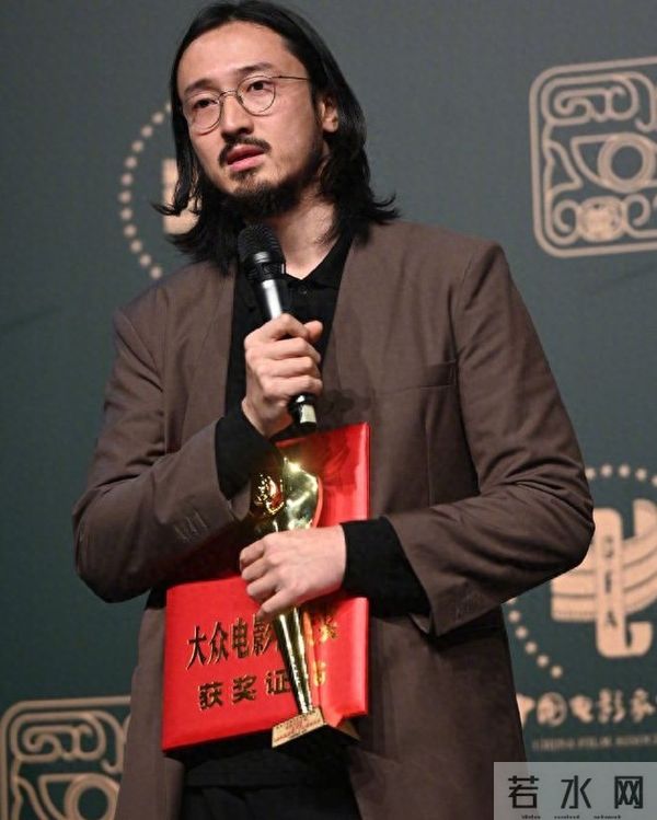 40岁王传君东京封帝：40分钟戏征服评委，一场风波照见演艺圈生态