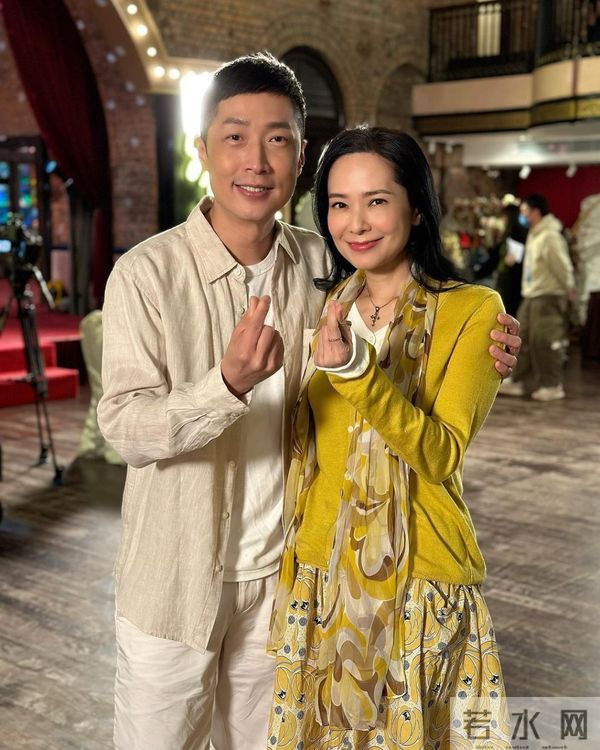 51岁前港姐冠军近照曝光,不少网民指出她的面型变得很古怪