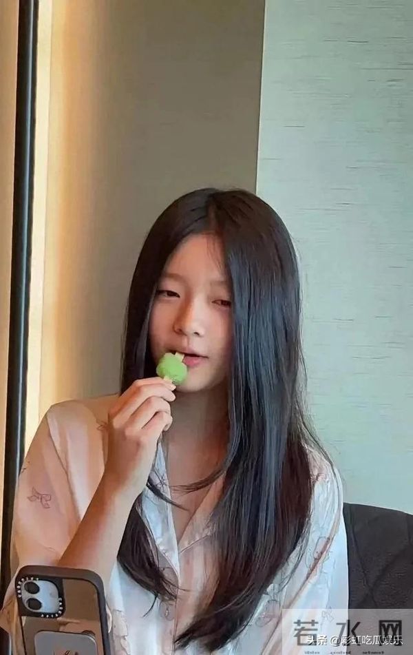 小玥儿身高快超张兰，马筱梅挺孕肚打卡鲜鱼馆，是教科书级别后妈