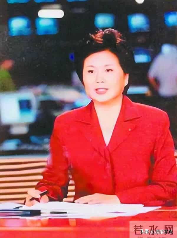 邢志斌主持《新闻联播》28年，退休被疑“晚节不保”，如今怎样了