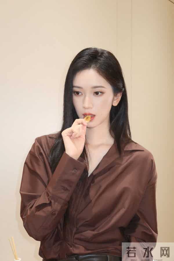 刘令姿——居家写真集欣赏