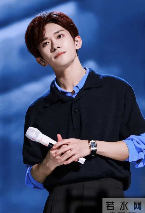 一场生日，戳穿25岁王源江湖地位，易烊千玺确实一个字都没说错