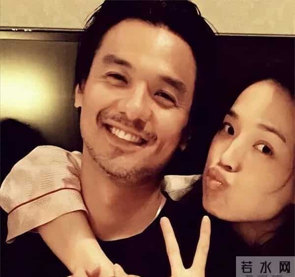 55岁莫文蔚现身香港!生图皮松肉垮自然老去,穿透视装身材干瘪