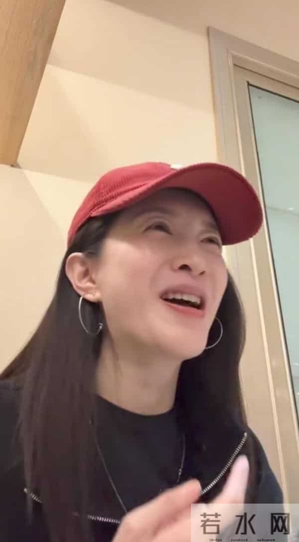 江疏影和朋友吃贵州火锅 两人炫了一大桌菜 网友 怎么做到吃都不胖的