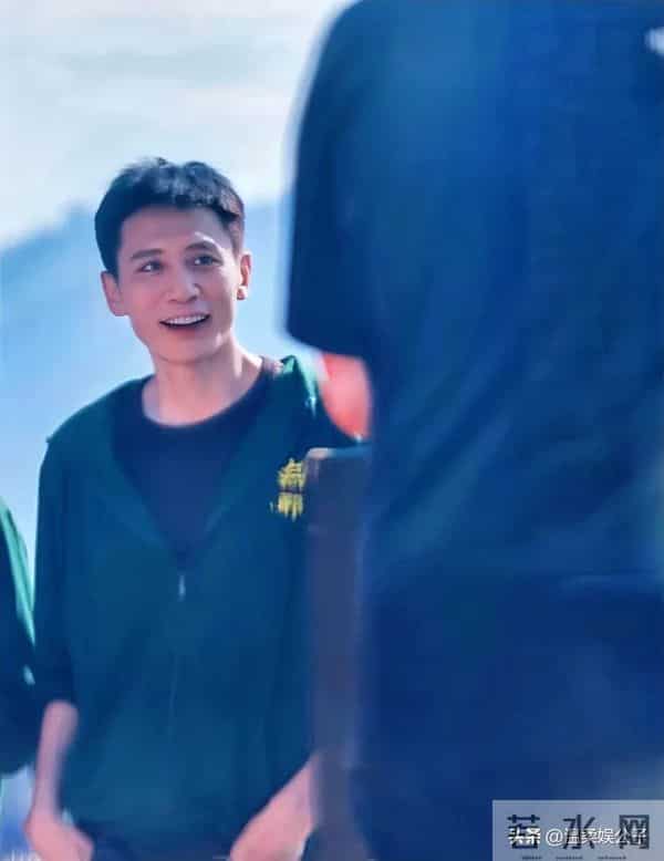 被“暴瘦”的刘烨惊艳,47岁长这样?怪不得师哥胡军一直宠溺他