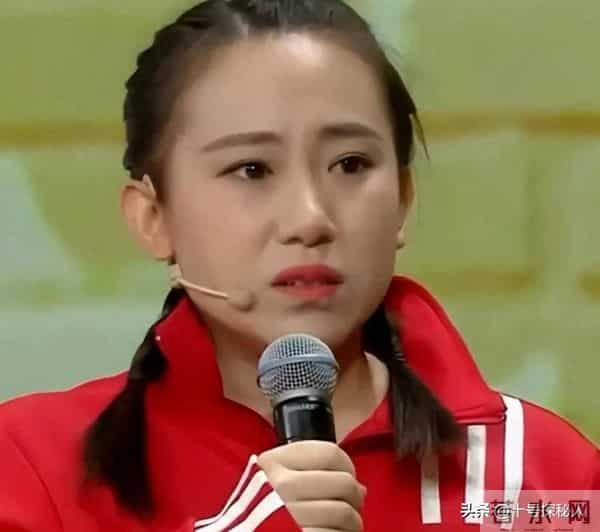 一手好牌打得稀烂！从春晚笑星到县城卖唱，丫蛋的今天怪不了别人