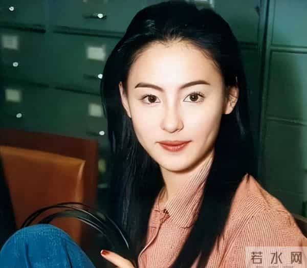 狐狸尾巴藏不住,王菲两位闺蜜 "倒戈",张柏芝从不像表面那么简单