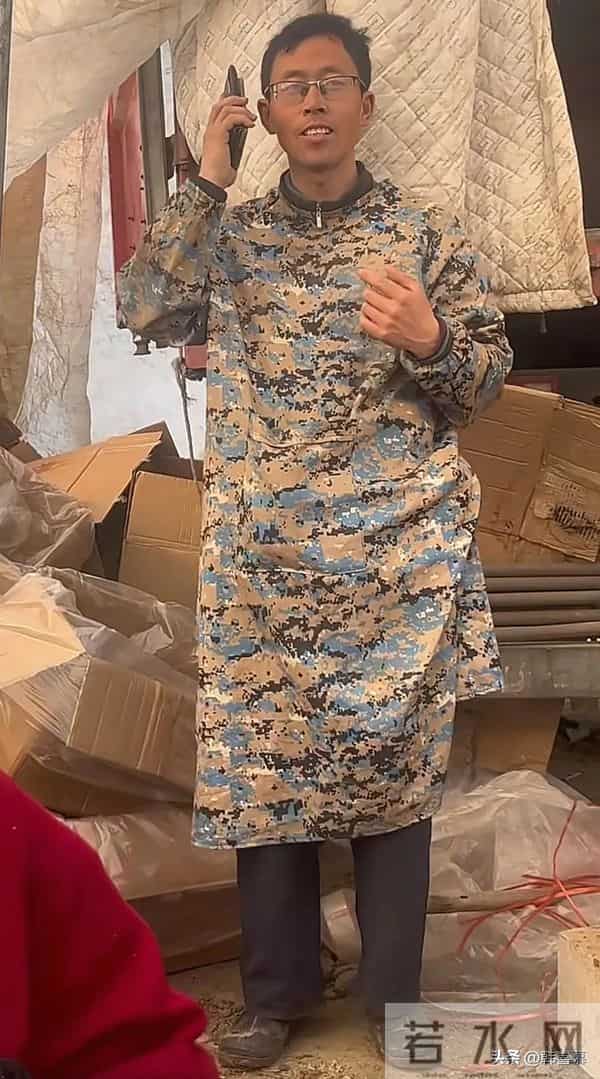 43岁歌手李根去世,唱快乐老家出名,一生未婚生子,现实版树先生