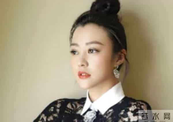 郝蕾破防发朋友圈嘲讽?辛芷蕾正面硬刚,李光洁当年还是太体面了