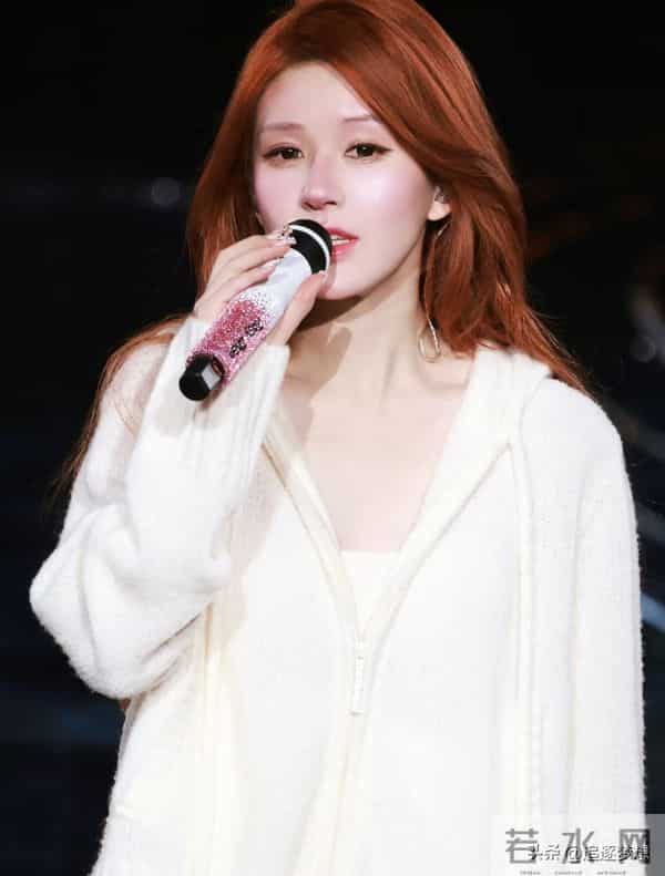 赵露思生日会含泪以为自己再也不能拍戏了 谁知道6套造型直接封神