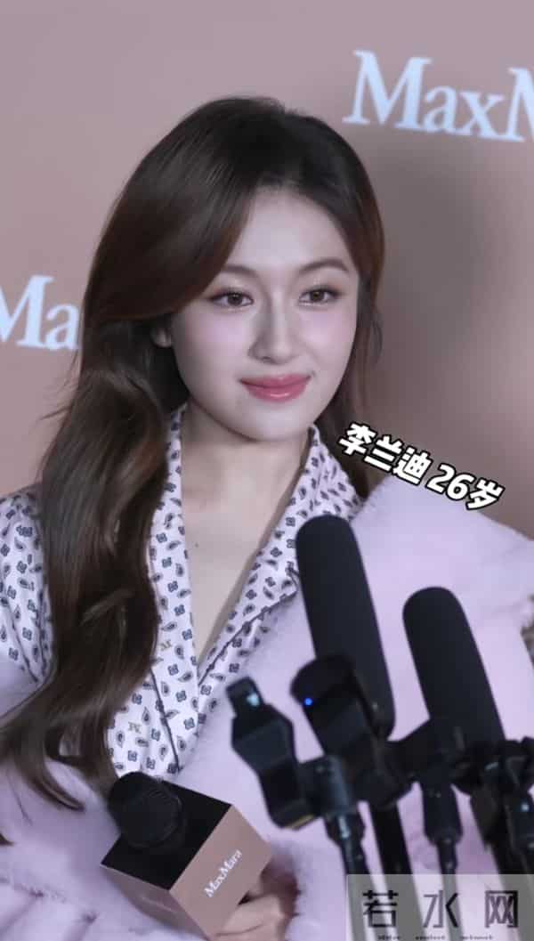 李兰迪这皮肤也太绝了吧,白里透红不说 好细腻清透呀,辨识度也高