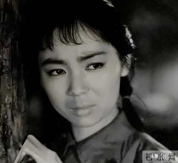 “王芳”刘尚娴：因参演《英雄儿女》爆红，如今83岁的她生活幸福