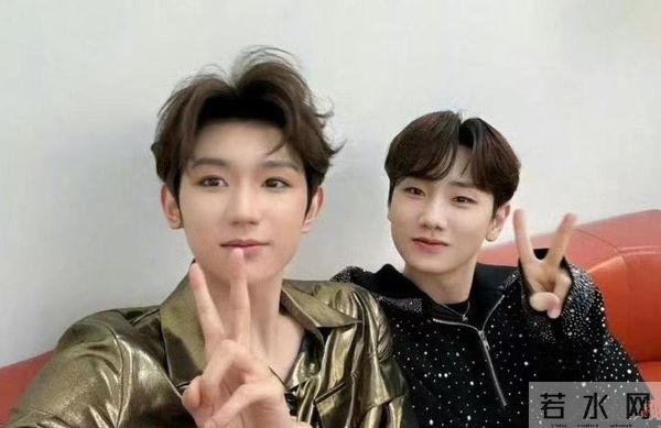 一场生日，戳穿25岁王源江湖地位，易烊千玺确实一个字都没说错