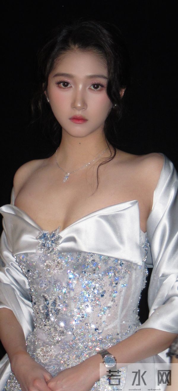 美女壁纸第1254期—关晓彤