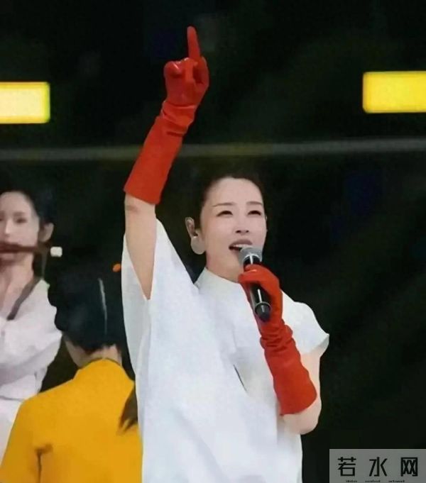 52岁孙悦医美逆袭 眯眯眼变电眼惊呆网友，自曝“不老秘诀”引热议