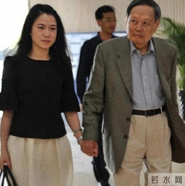 杨振宁长子早已去世！看到49岁翁帆的"处境"，难怪杨振宁为她铺路