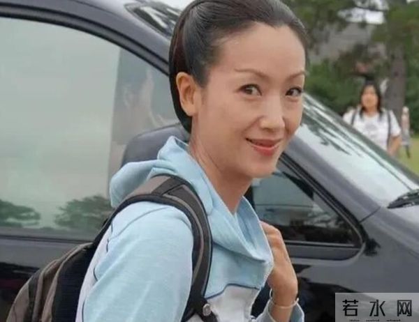 她是香港第一美女，拒绝刘德华求婚后，如今成路人美貌依旧！