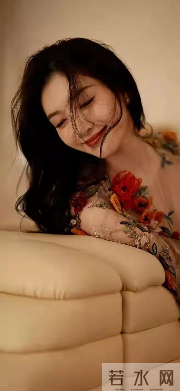 江疏影高清大图