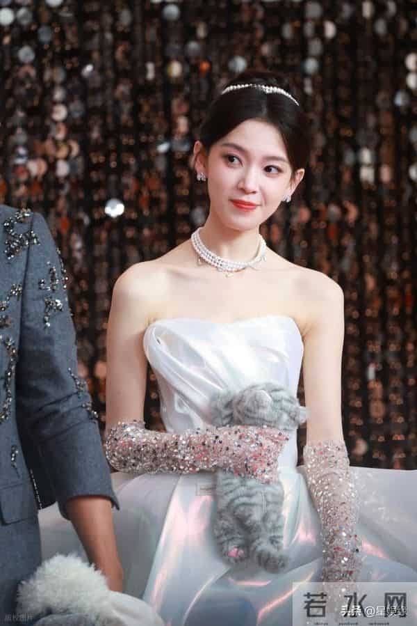 陈瑶亮相2025微博视界大会