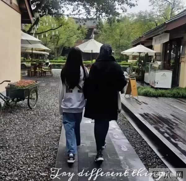 马筱梅闺蜜发声-她对待孩子宛如亲生，说到小玥儿时略显点尴尬