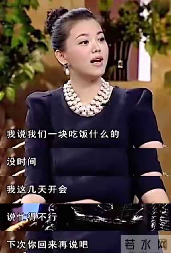 李湘回娘家，客厅大得像酒店大堂，无声中又炫了一把让人羡慕！