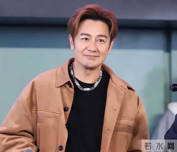 同居四年后分手，佘诗曼再一次押对宝，他却只能演烂片养四娃