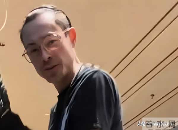 突发！香港知名男星哭着向网友求救，妻子患急性肝硬化没钱换肝？