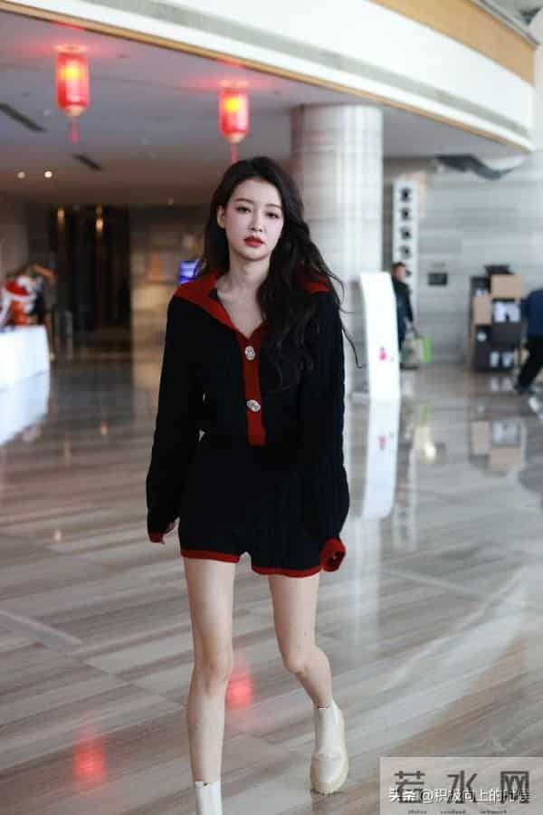 超短热裤+美腿｜孙怡