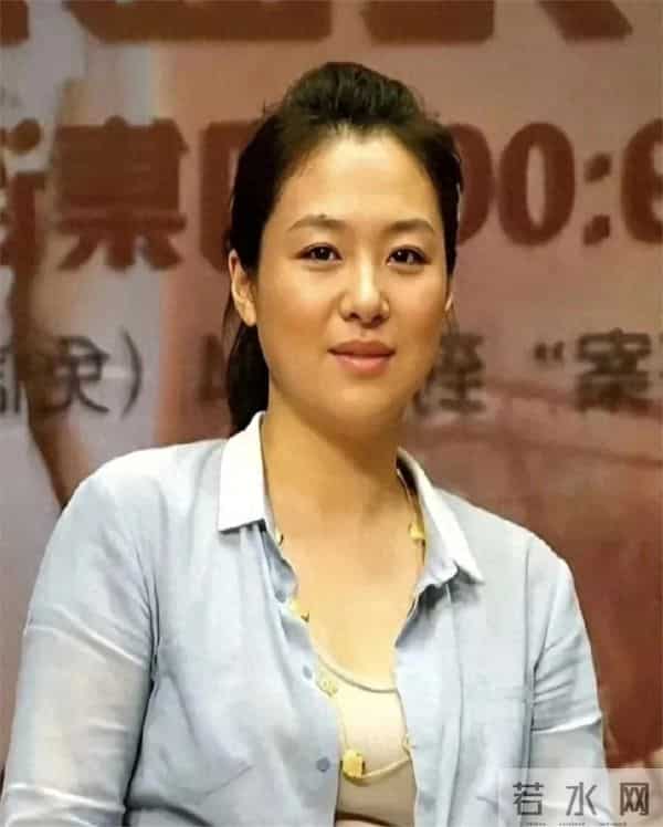 她曾是多少人心中的完美女神,终没逃过岁月的雕饰,还是那么漂亮