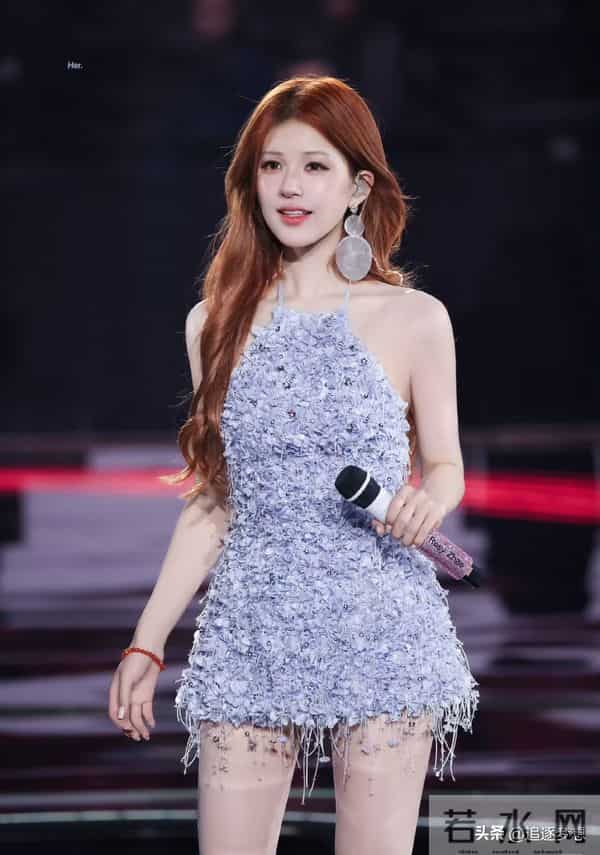 赵露思生日会含泪以为自己再也不能拍戏了 谁知道6套造型直接封神