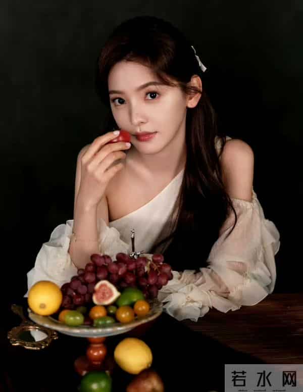章若楠清新淡雅