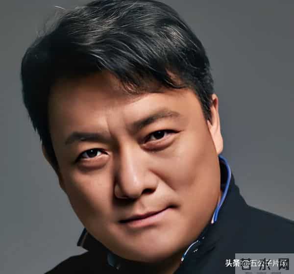 出力不讨好，地下室连生3胎的岳丽娜，为自己的年少轻狂付出代价