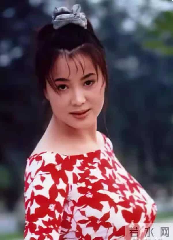 19岁嫁豪门，20岁生儿子，月子没坐完就逃离豪门，如今过得如何了