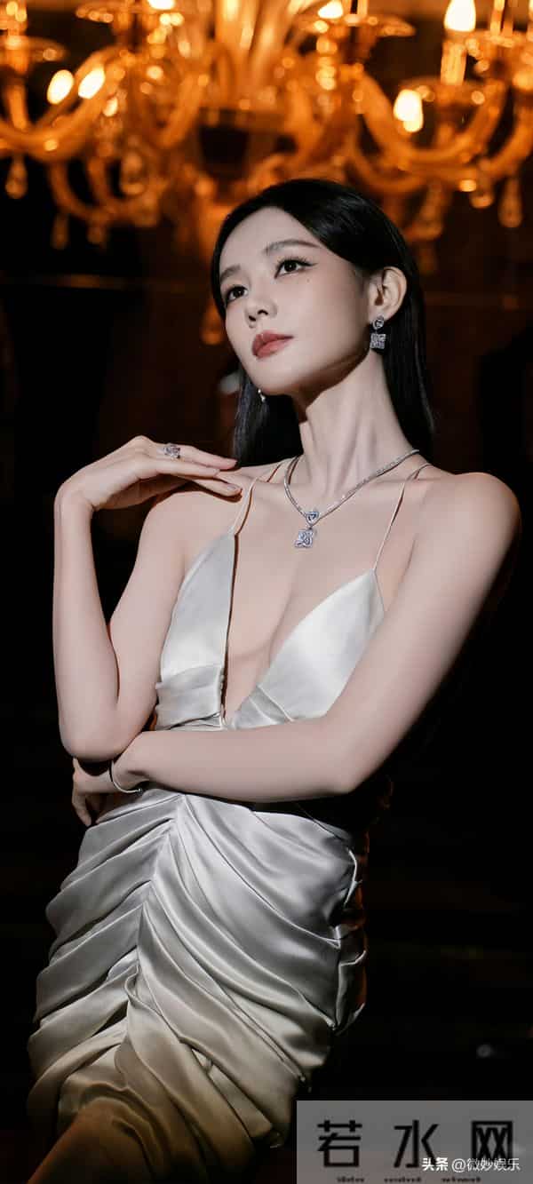 李一桐高清性感写真来啦！