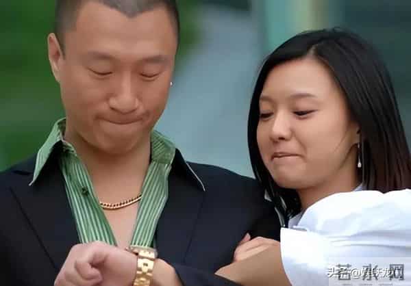 赵宝刚把她“当宝”,孙红雷对她“关爱有加”,48岁她真让人羡慕