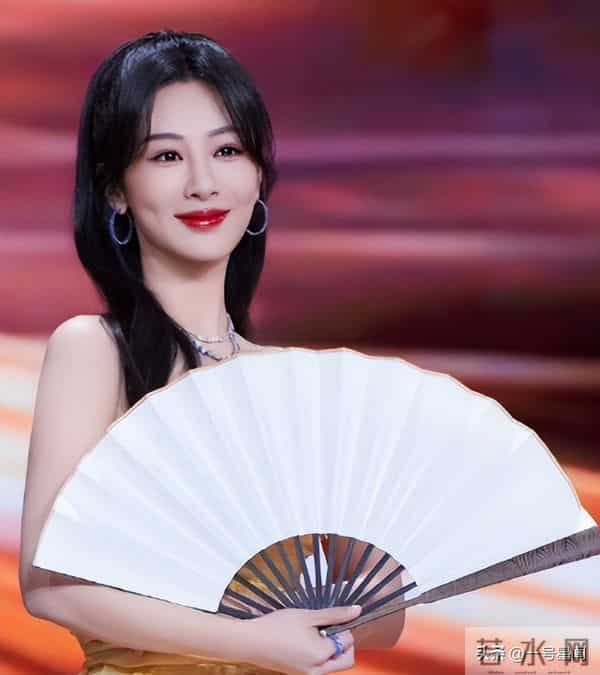 张一山未送生日祝福,戳穿32岁杨紫的江湖地位,李现的话一针见血