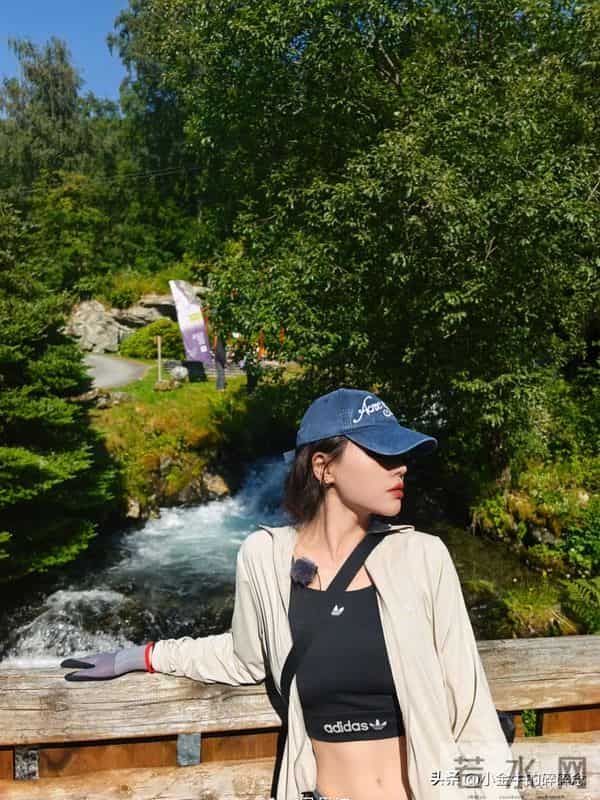 《花少》挪威穿搭合集,来看看明星们秋冬出游穿搭