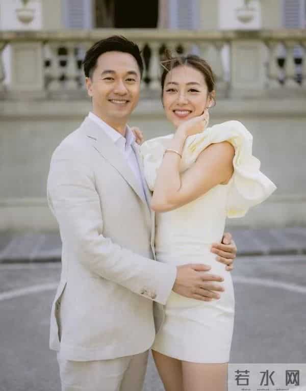 前港姐季军临盆在即大晒性感孕照,与富二代老公深情对视超恩爱