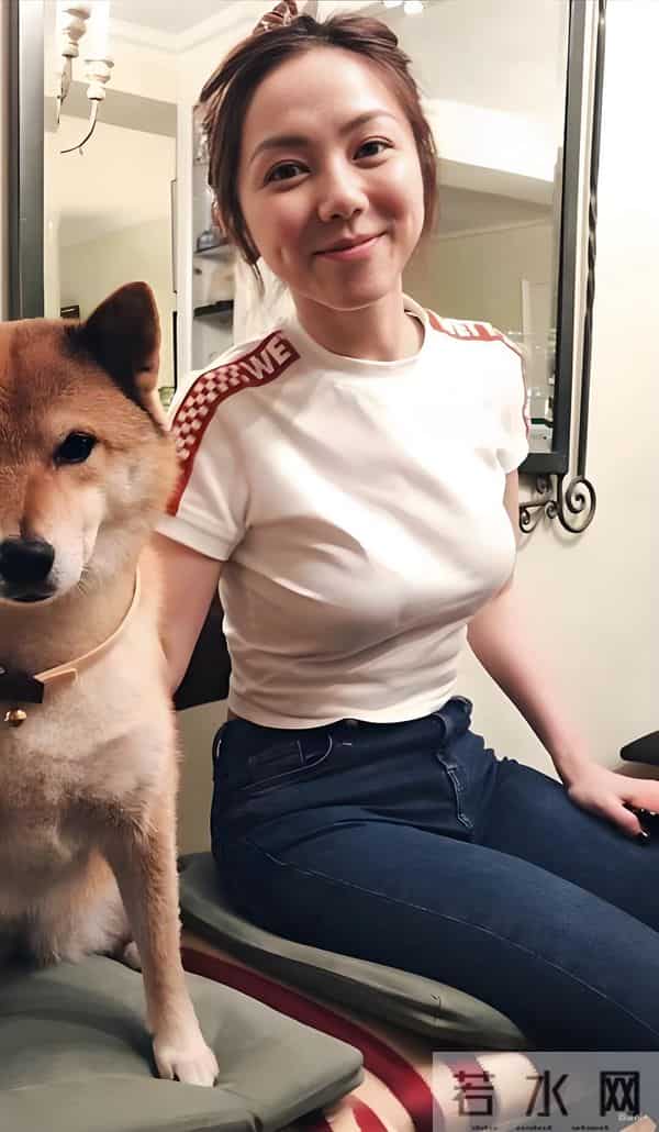 这才是邓紫棋真实身材，你见了有何感想？