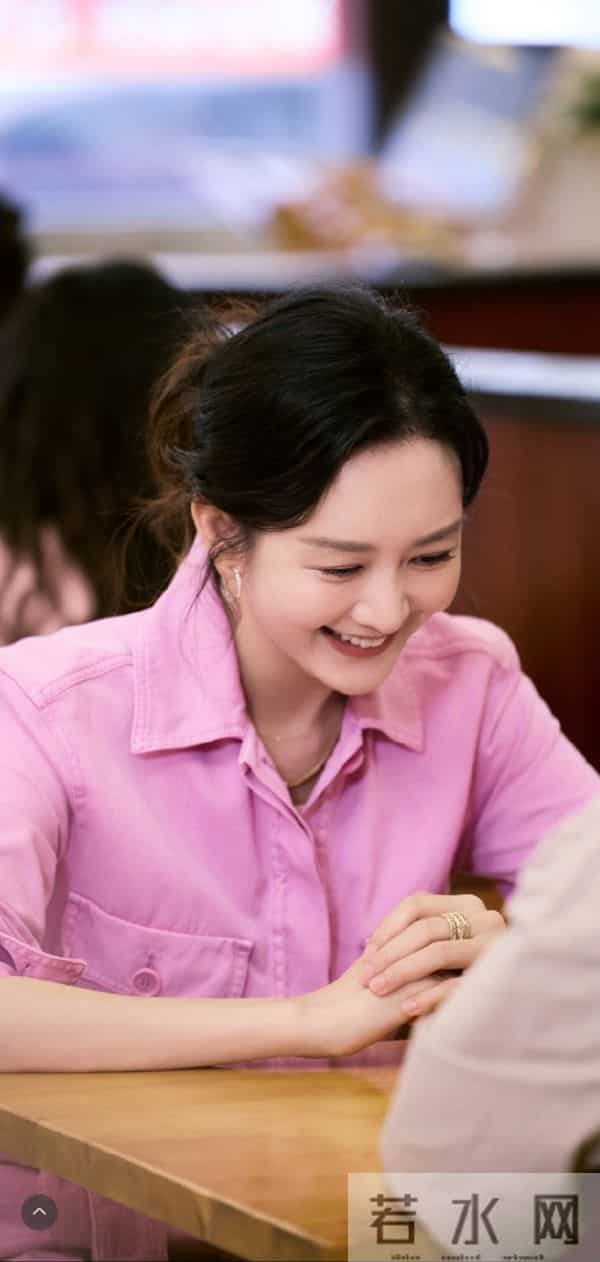 粉色系的王鸥更迷人