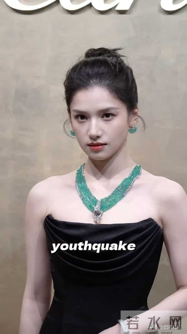 北京这一夜，巩俐雍容华贵，那英变得好时髦，郭晶晶低调地赢了