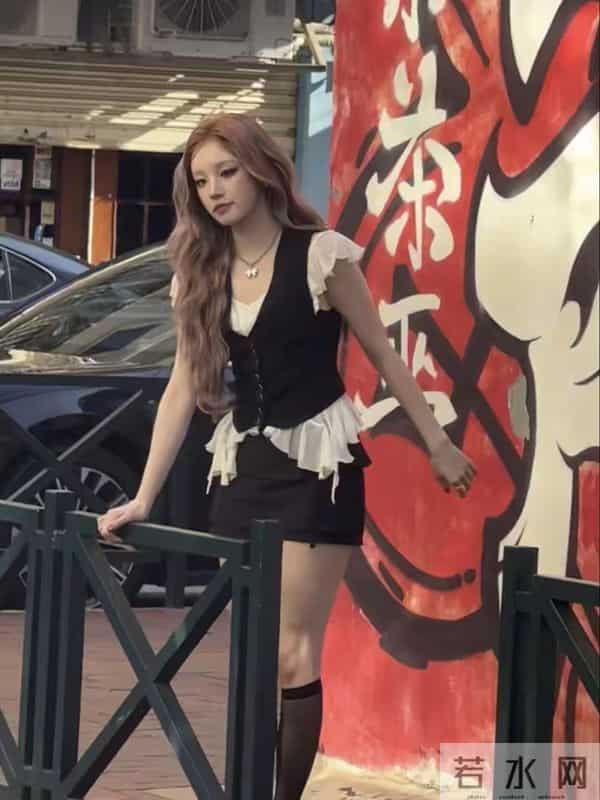 宋雨琦澳门街头被偶遇,本人又高又瘦近照非常漂亮,穿搭也很好看