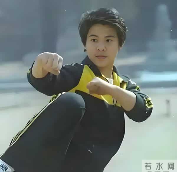 网传李连杰移植了已故少林武僧秋风的心脏！李连杰被逼脱衣自证